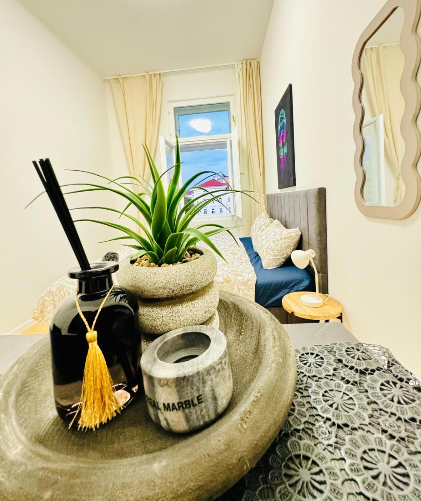 4br Shared With View Only 7- Min To Westbahnhof Apartment Wien