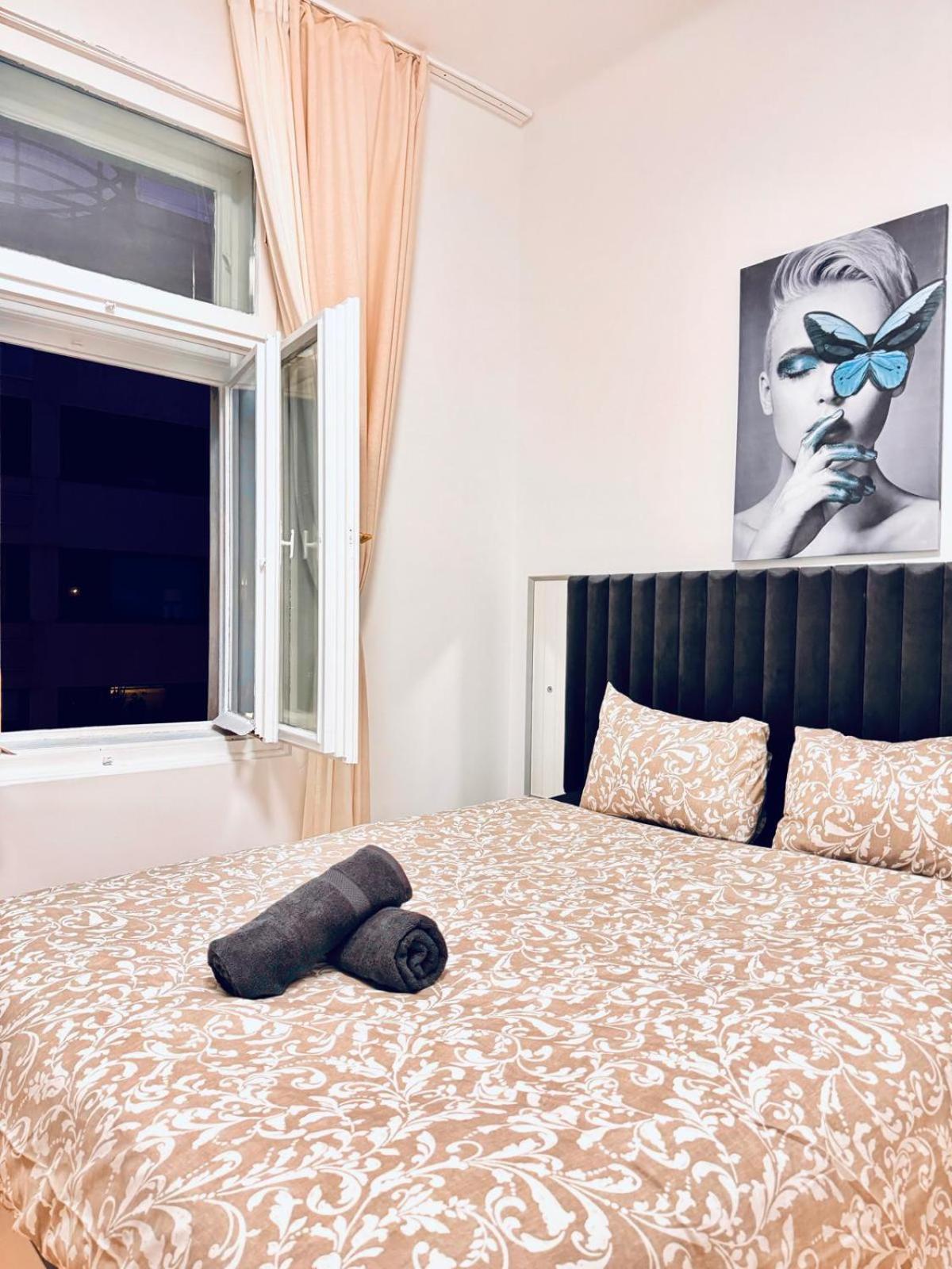 Apartment 4br Shared With View Only 7- Min To Westbahnhof