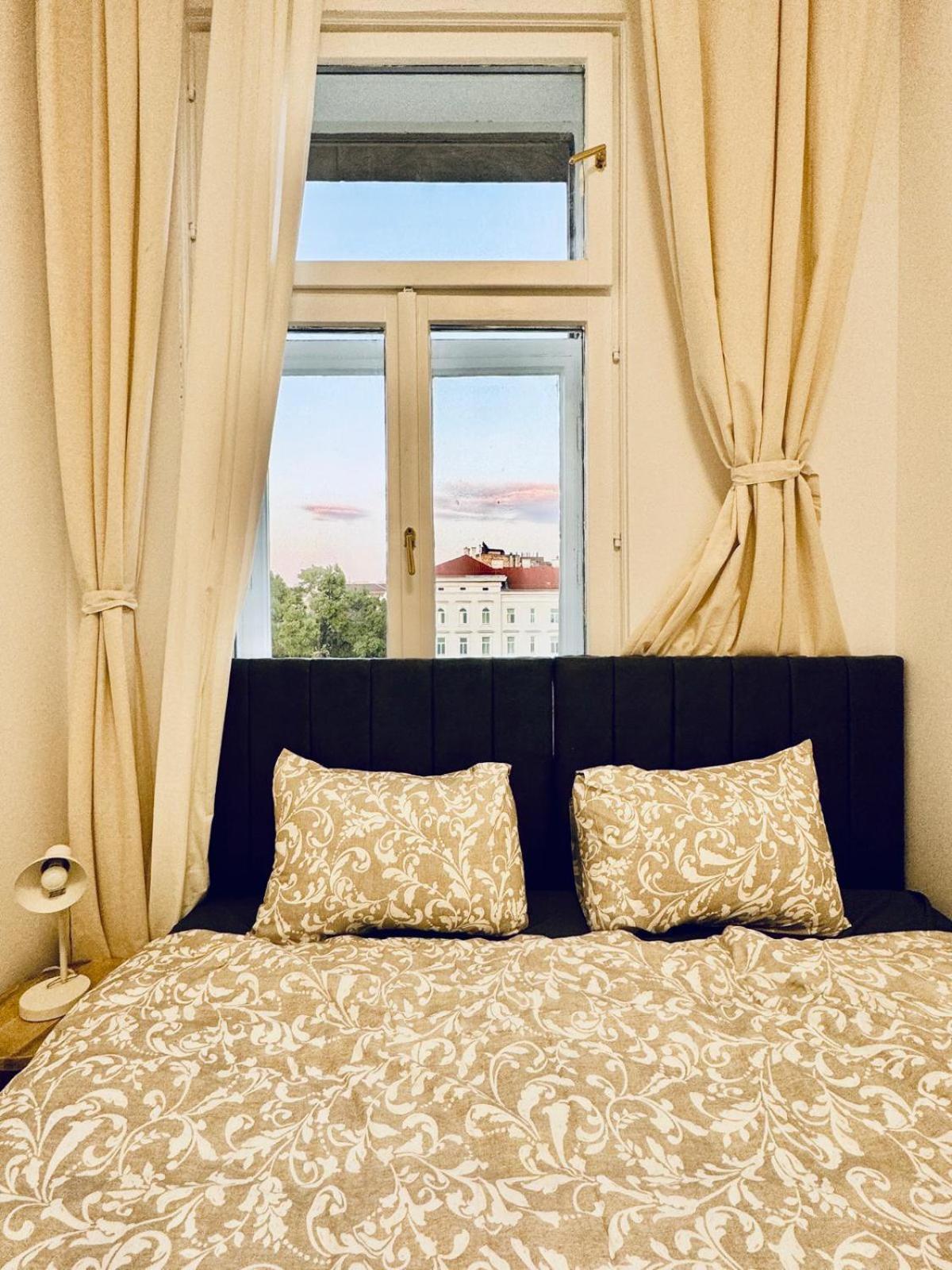 4br Shared With View Only 7- Min To Westbahnhof *
