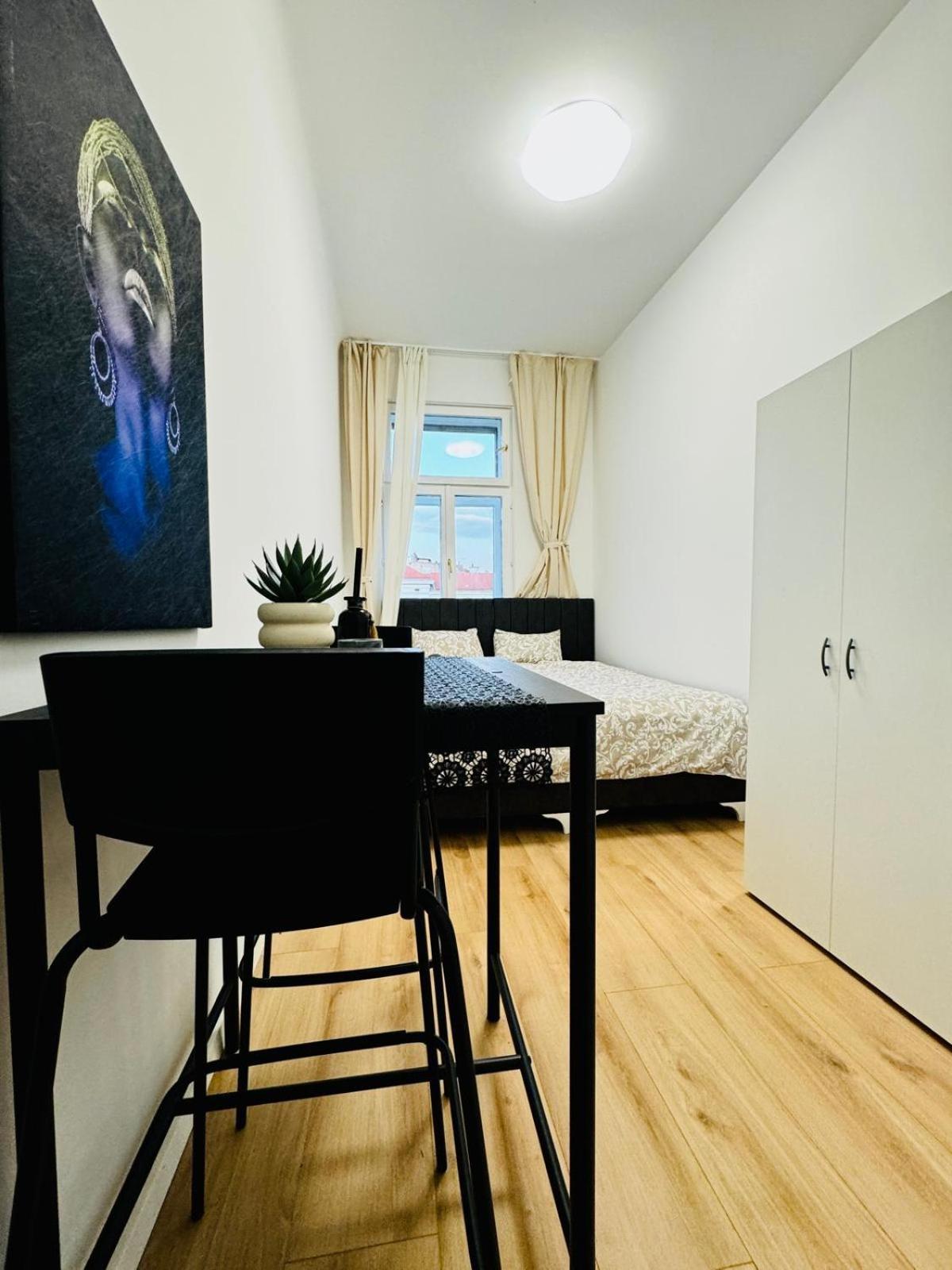 4br Shared With View Only 7- Min To Westbahnhof *